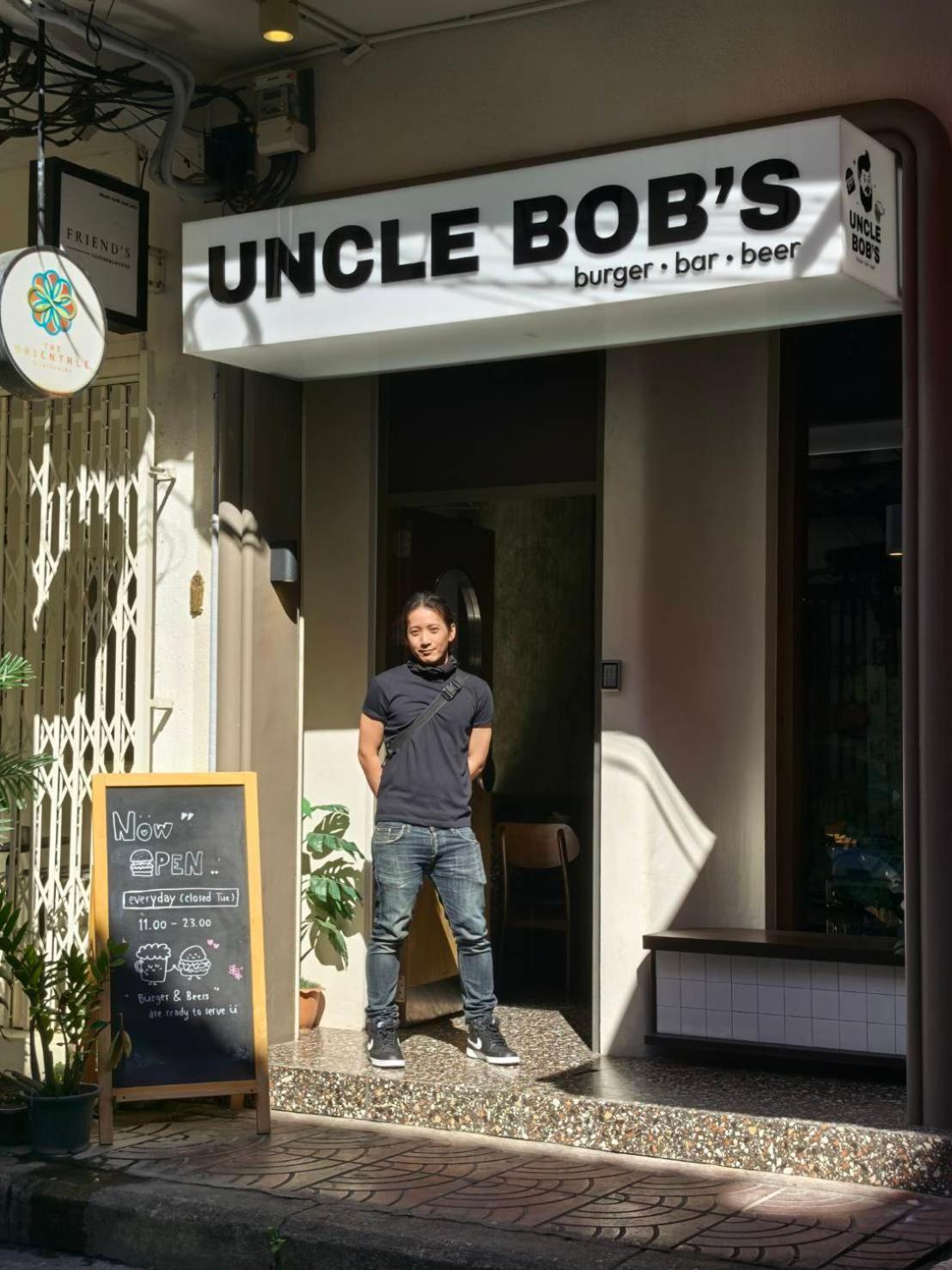 The Orientale Hostel Bangkok Exterior photo