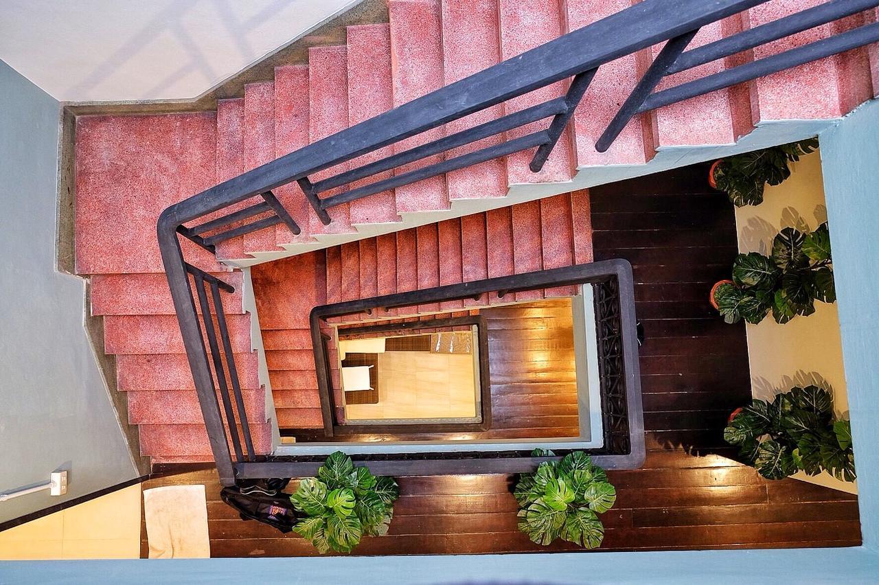 The Orientale Hostel Bangkok Exterior photo