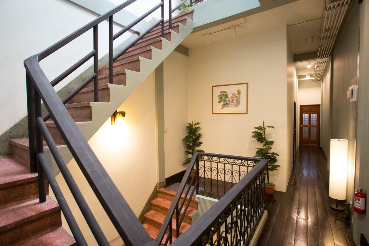 The Orientale Hostel Bangkok Exterior photo