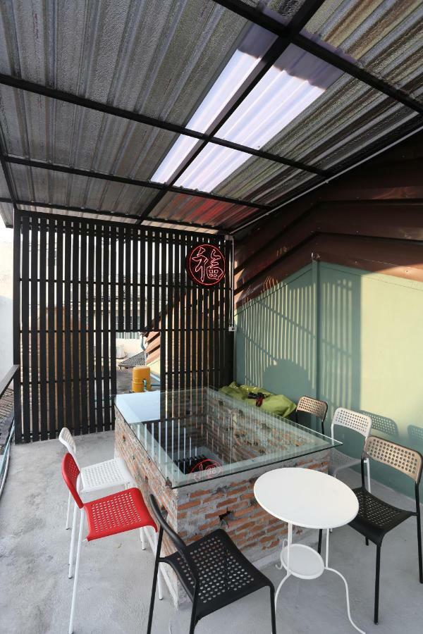 The Orientale Hostel Bangkok Exterior photo