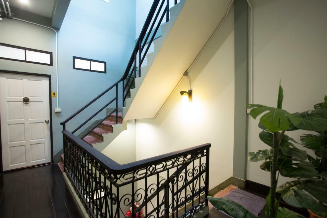The Orientale Hostel Bangkok Exterior photo
