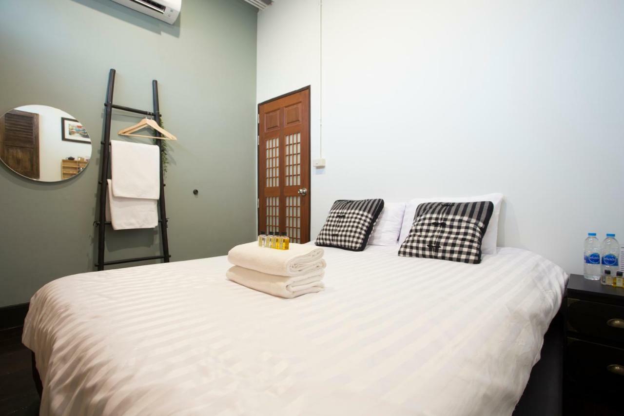 The Orientale Hostel Bangkok Exterior photo
