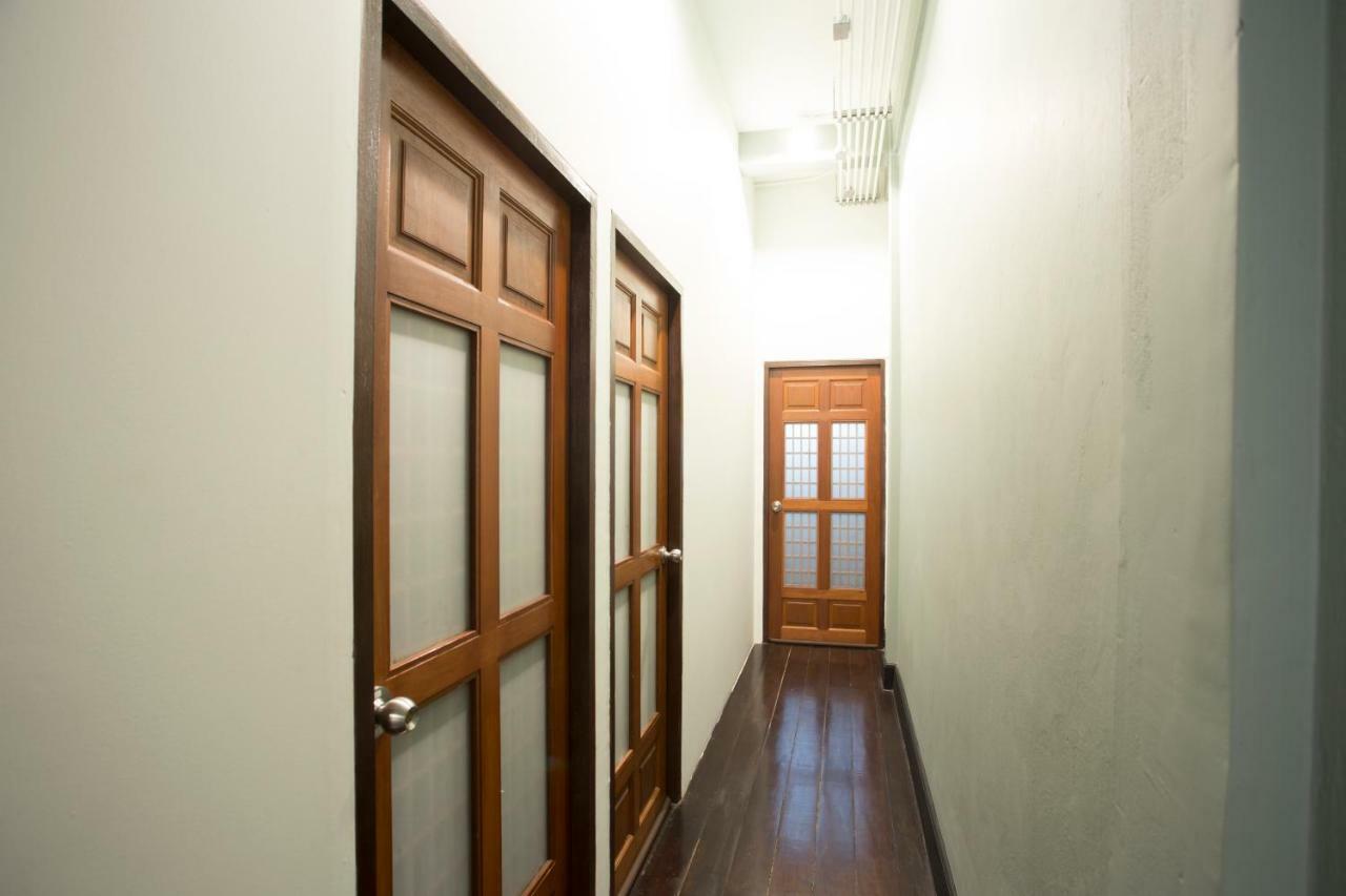 The Orientale Hostel Bangkok Exterior photo