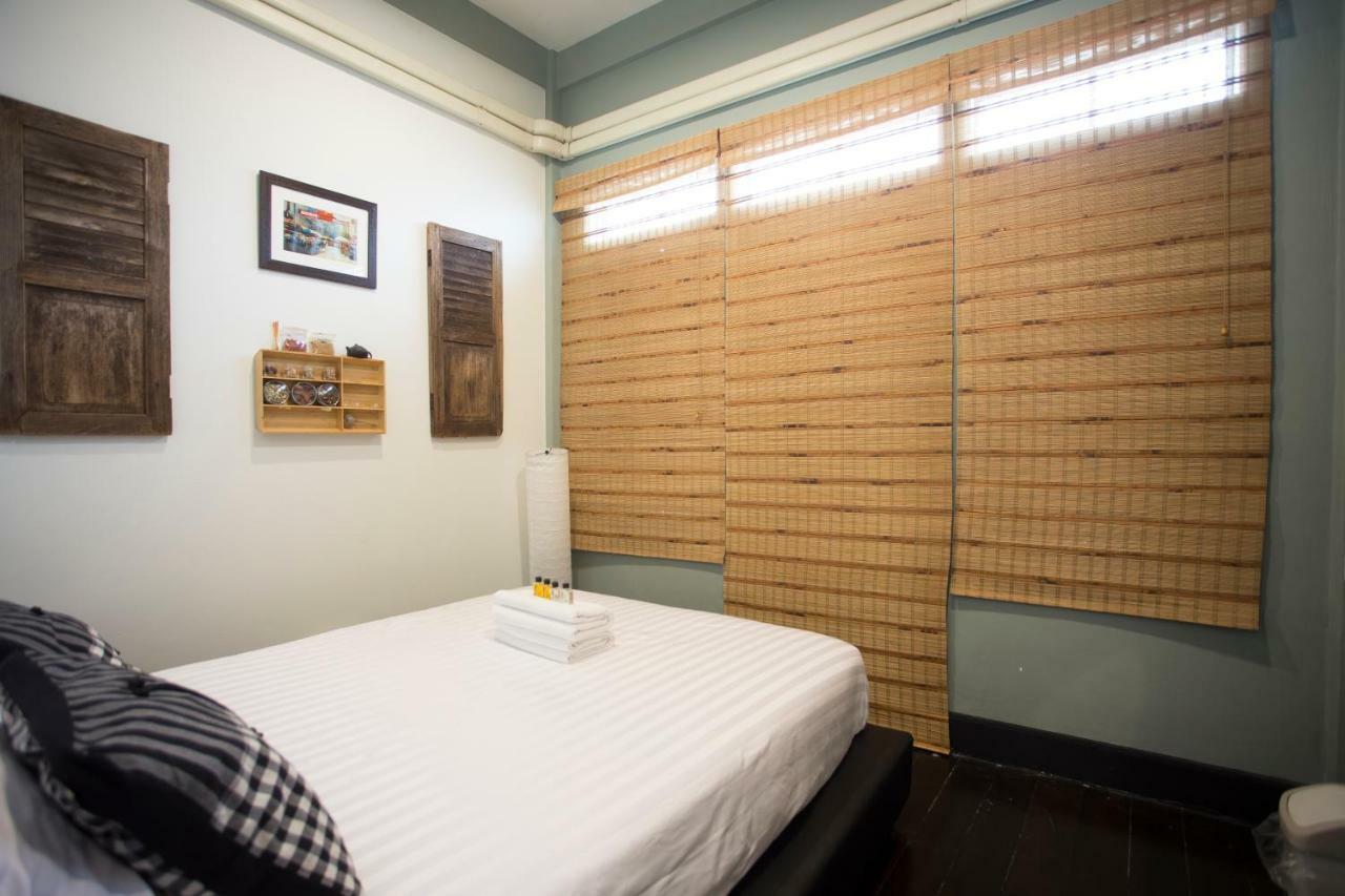 The Orientale Hostel Bangkok Exterior photo