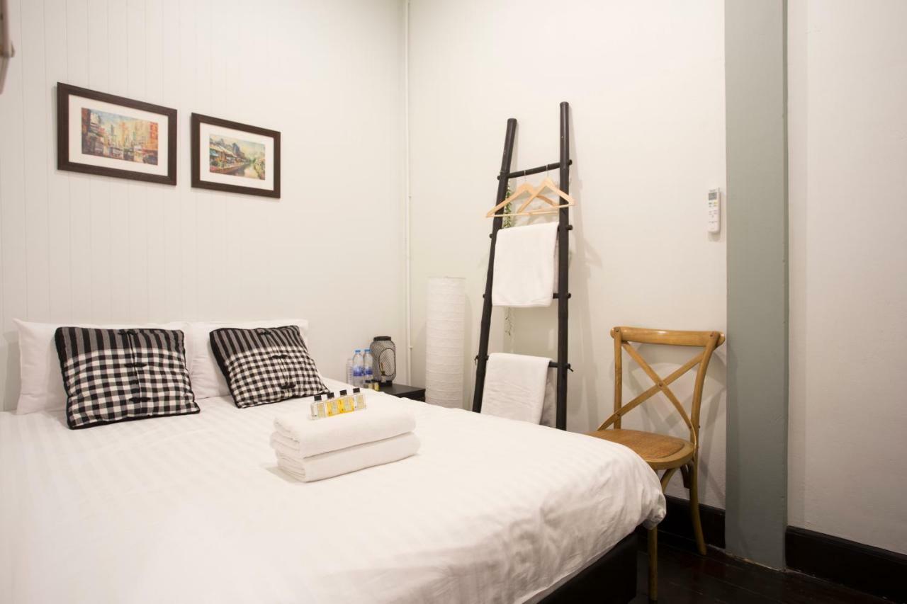 The Orientale Hostel Bangkok Exterior photo
